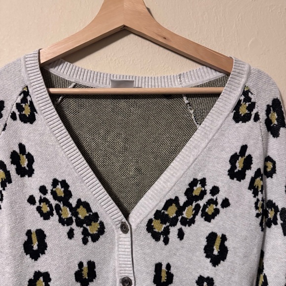 Cabi Mod style floral print cardigan Size Small - Picture 3 of 9